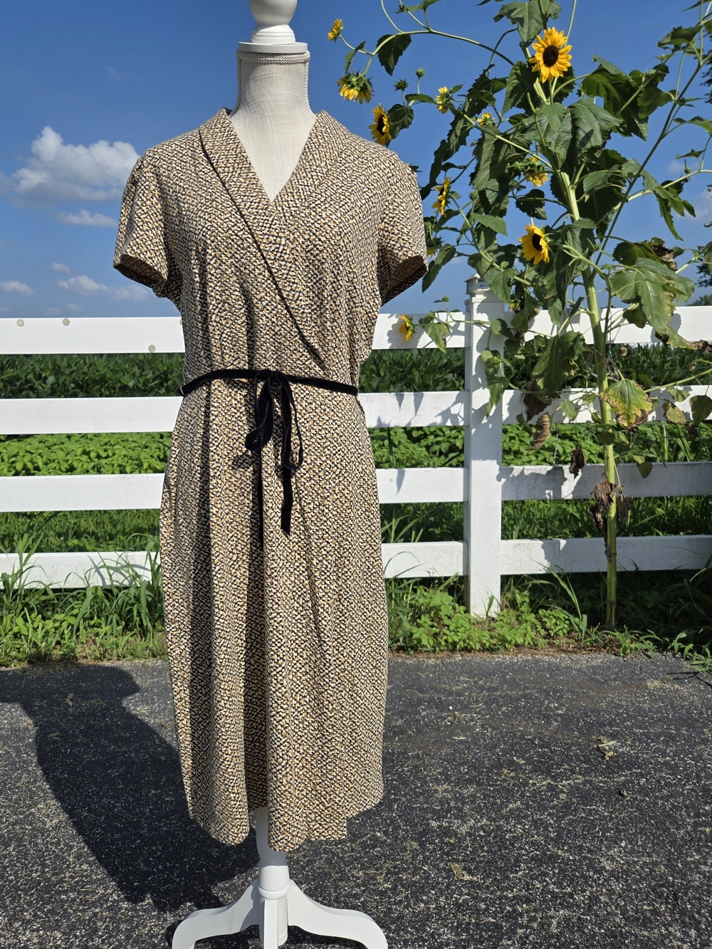 Banana Republic Yellow and Black Patterned Dress W/ Small Black Belt